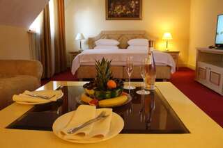 Фото Отель Бутик Отель Каса Бояна София Номер-студио с кроватью размера "king-size" и диван-кроватью 7 Отель Бутик Отель Каса Бояна София Номер-студио с кроватью размера "king-size" и диван-кроватью-7