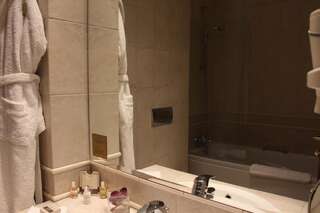 Фото Отель Бутик Отель Каса Бояна София Стандартный двухместный номер с 2 отдельными кроватями 3 Отель Бутик Отель Каса Бояна София Стандартный двухместный номер с 2 отдельными кроватями-3